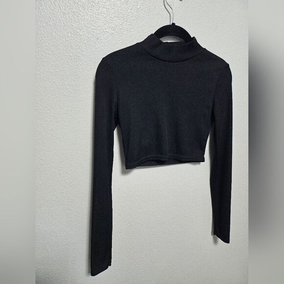 Nasty Gal Neutral Minimalist Ribbed Mock Neck Black Longsleeve Crop Shirt Size 2 - Picture 3 of 8
